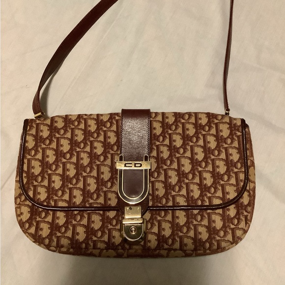 Christian Dior - Picture 1 of 15